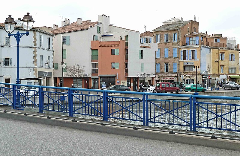 Bridge and homes at Martigues