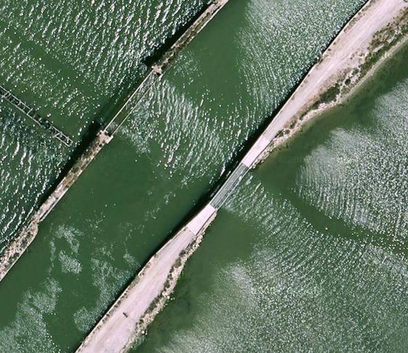 Aerial of the Canal du Rhone w of Palavas, courtesy Google maps