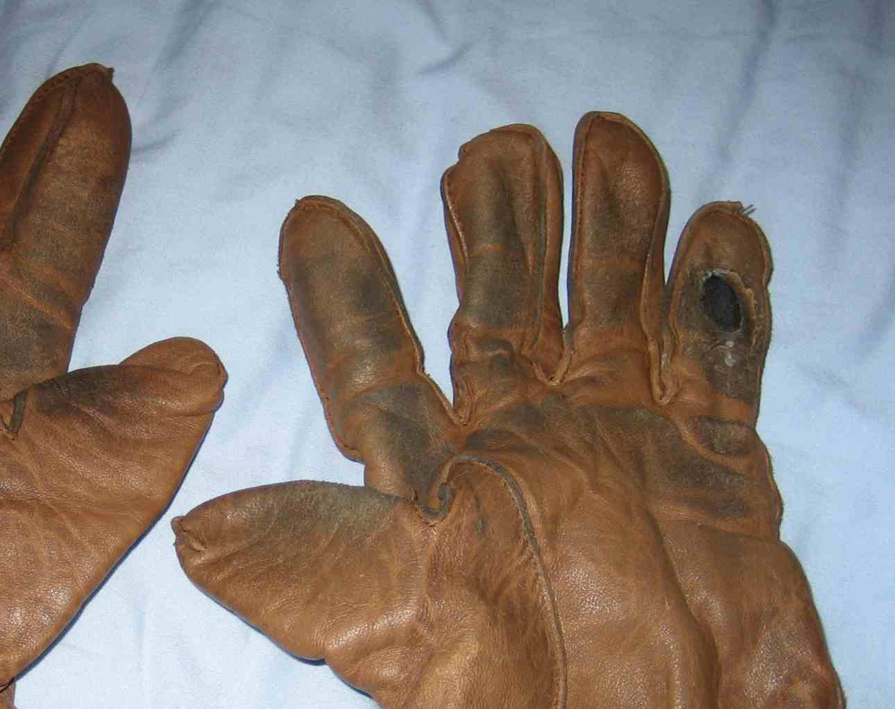 DS64 My worn gloves