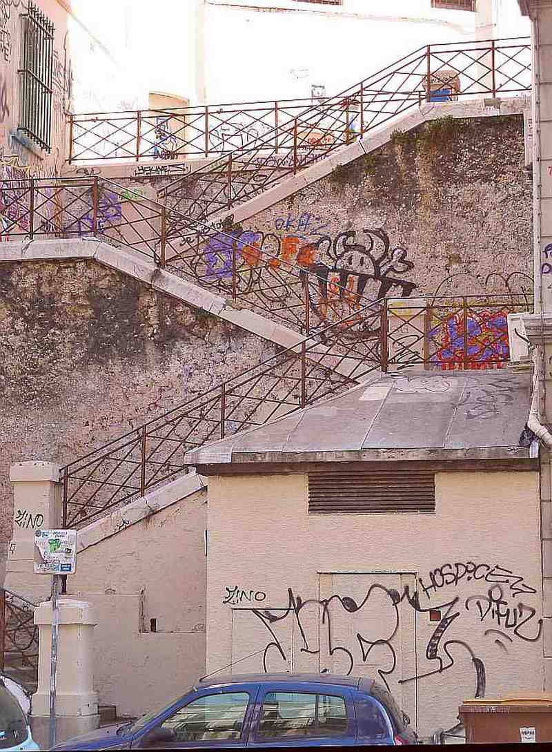 Marseille artsy facade