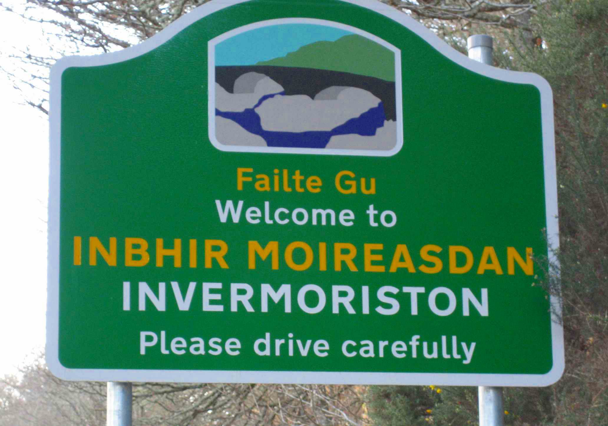 DS12 Invermoriston sign